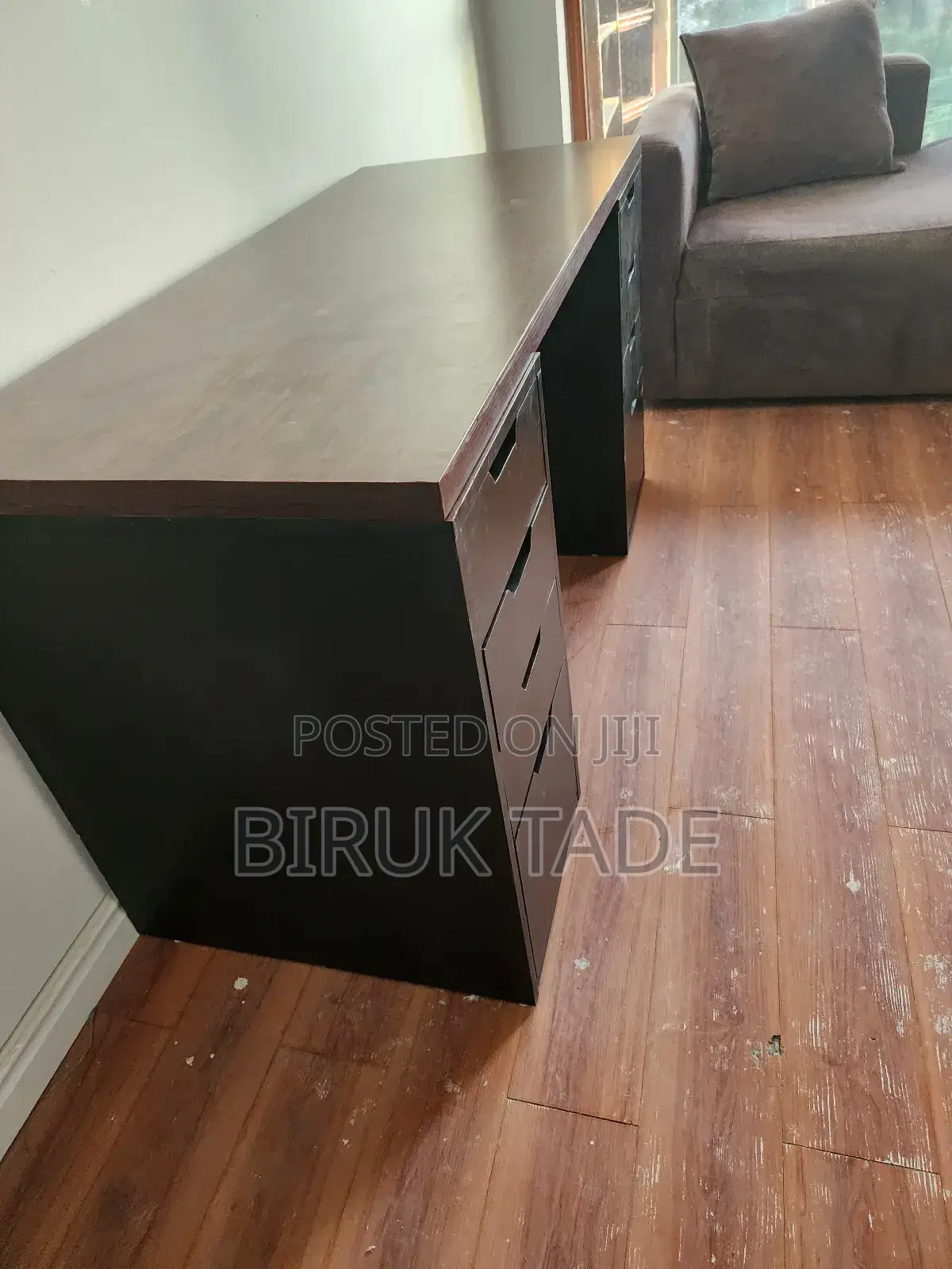 Modern Functional Office Desk 140×60 - Free Delivery