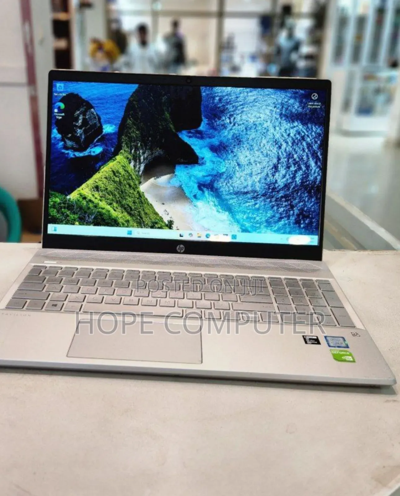 New Laptop HP Pavilion 15 8GB Intel Core I5 SSD 128GB