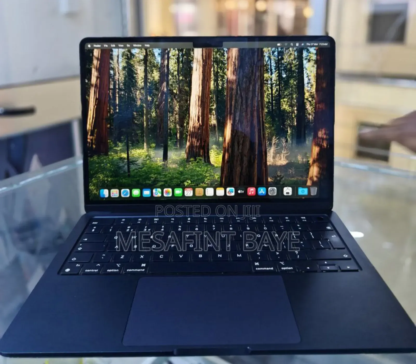 New Apple MacBook Air 2024 M3 13-Inch 8GB Intel Core M3 SSD 256GB