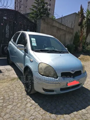 Photo - Toyota Vitz 2004 Silver
