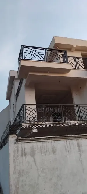 5bdrm Apartment in Mamite, Yeka for sale