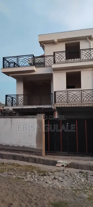5bdrm Apartment in Mamite, Yeka for sale