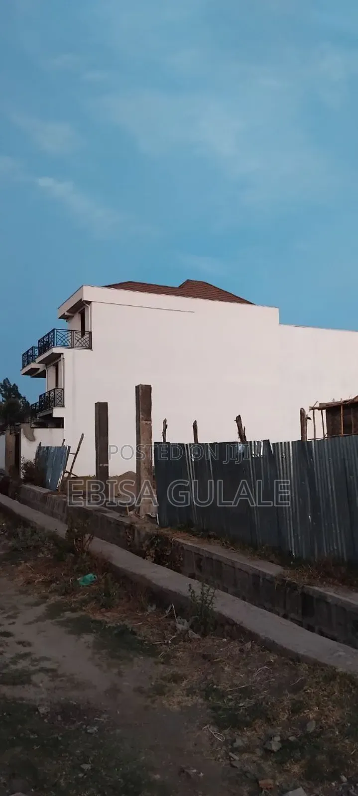 5bdrm Apartment in Mamite, Yeka for sale