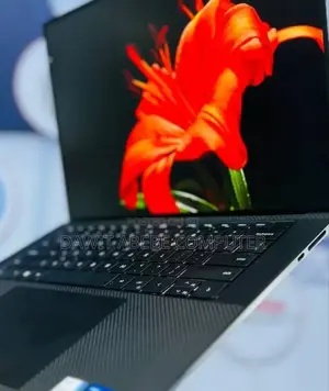 Photo - New Laptop Dell XPS 15 16GB Intel Core I5 SSD 512GB