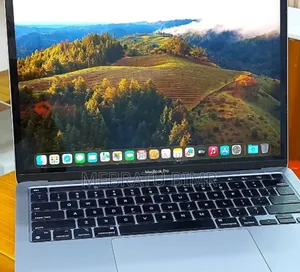 New Laptop Apple MacBook Pro 2022 M2 8GB Apple M2 SSD 256GB