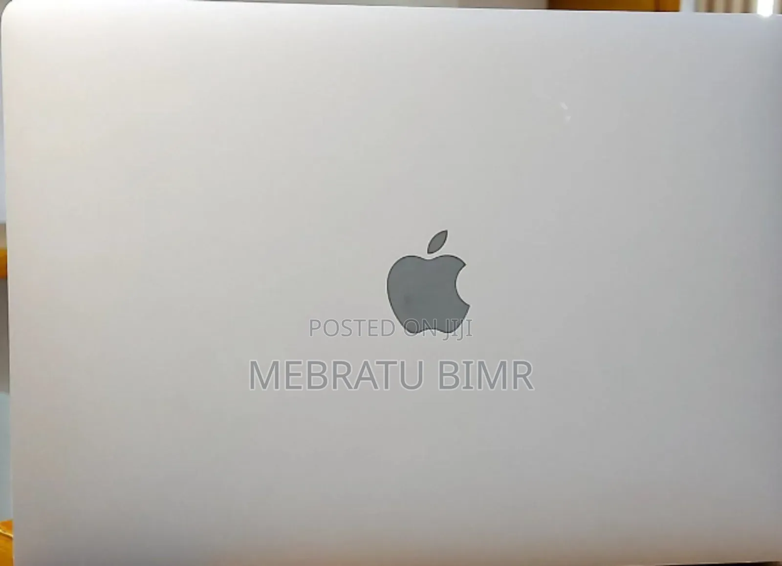 New Laptop Apple MacBook Pro 2022 M2 8GB Apple M2 SSD 256GB