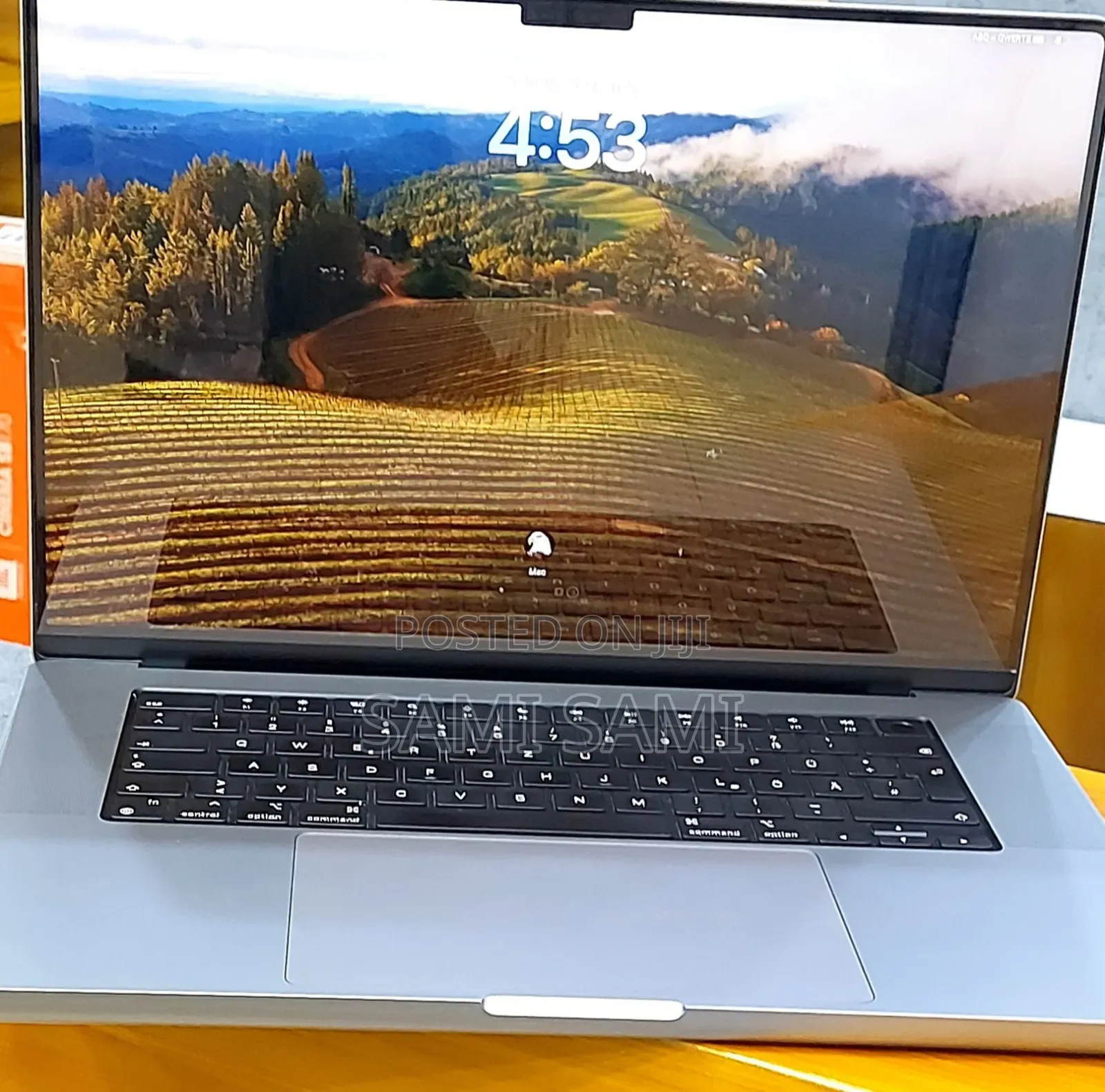 New Laptop Apple MacBook Pro M1 16GB Apple M1 Pro SSD 1T