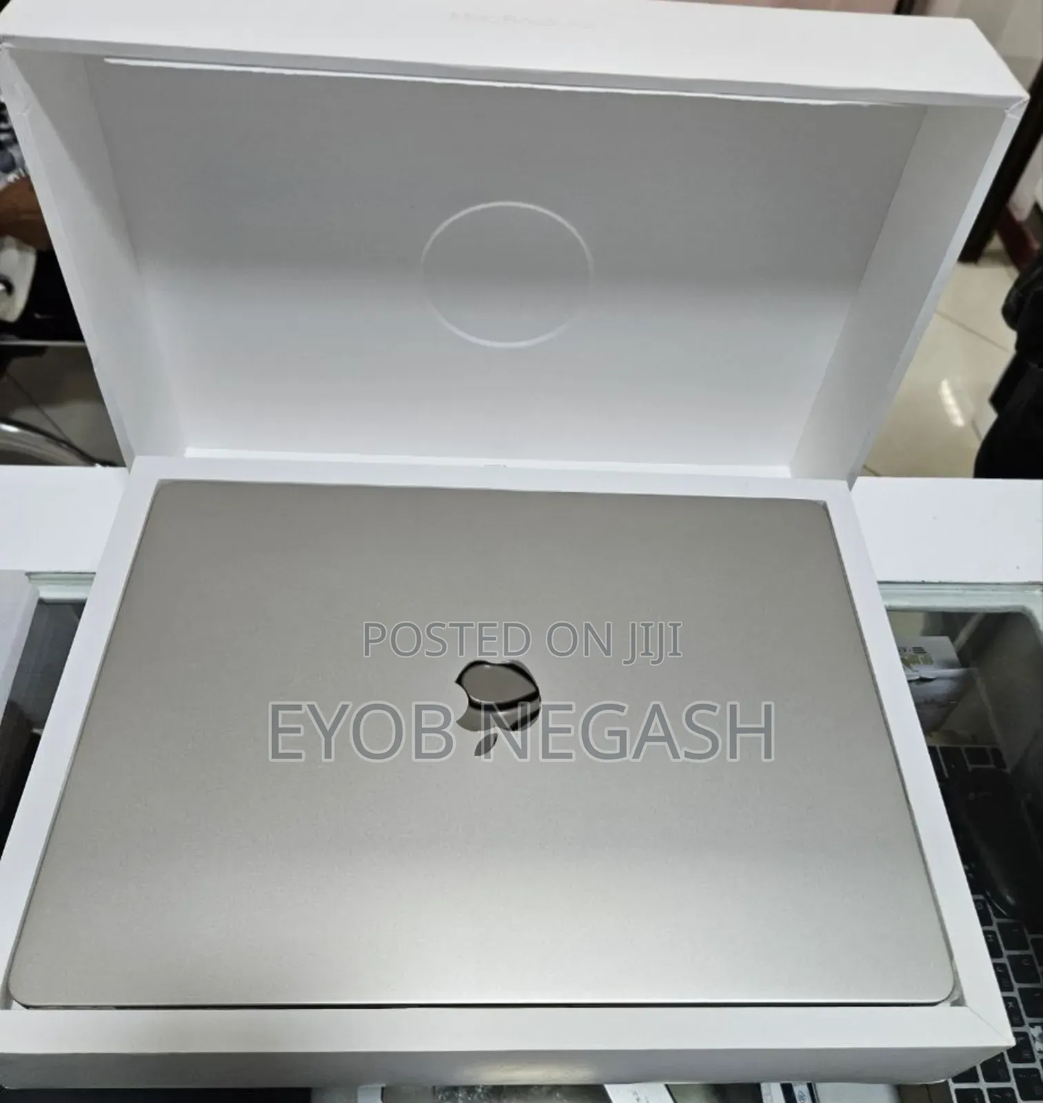 New Laptop Apple MacBook Air 2023 M2 8GB Apple M2 SSD 256GB