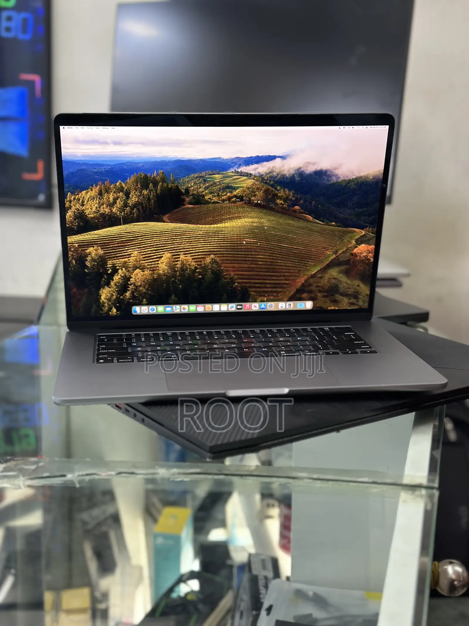 New Laptop Apple MacBook Air 2024 M3 15-Inch 8GB Apple M3 SSD 256GB