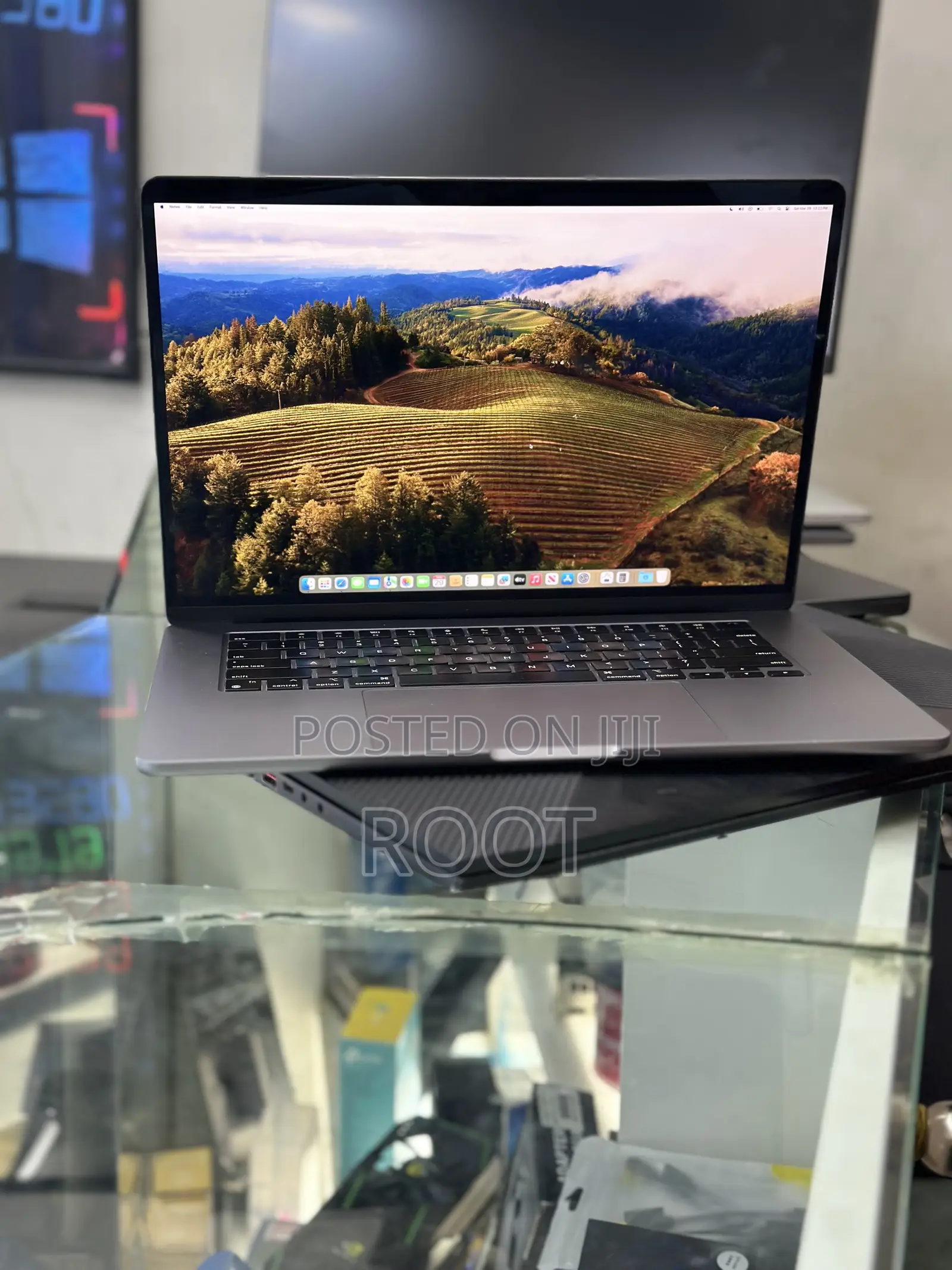 New Laptop Apple MacBook Air 2024 M3 15-Inch 8GB Apple M3 SSD 256GB