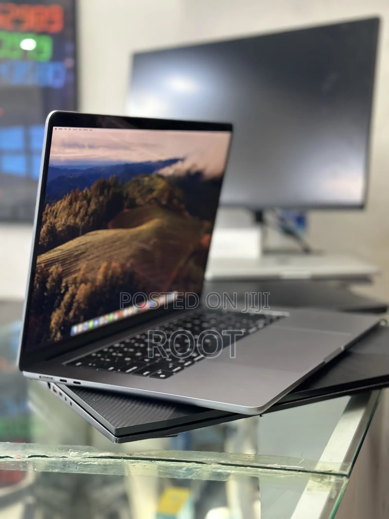 New Laptop Apple MacBook Air 2024 M3 15-Inch 8GB Apple M3 SSD 256GB