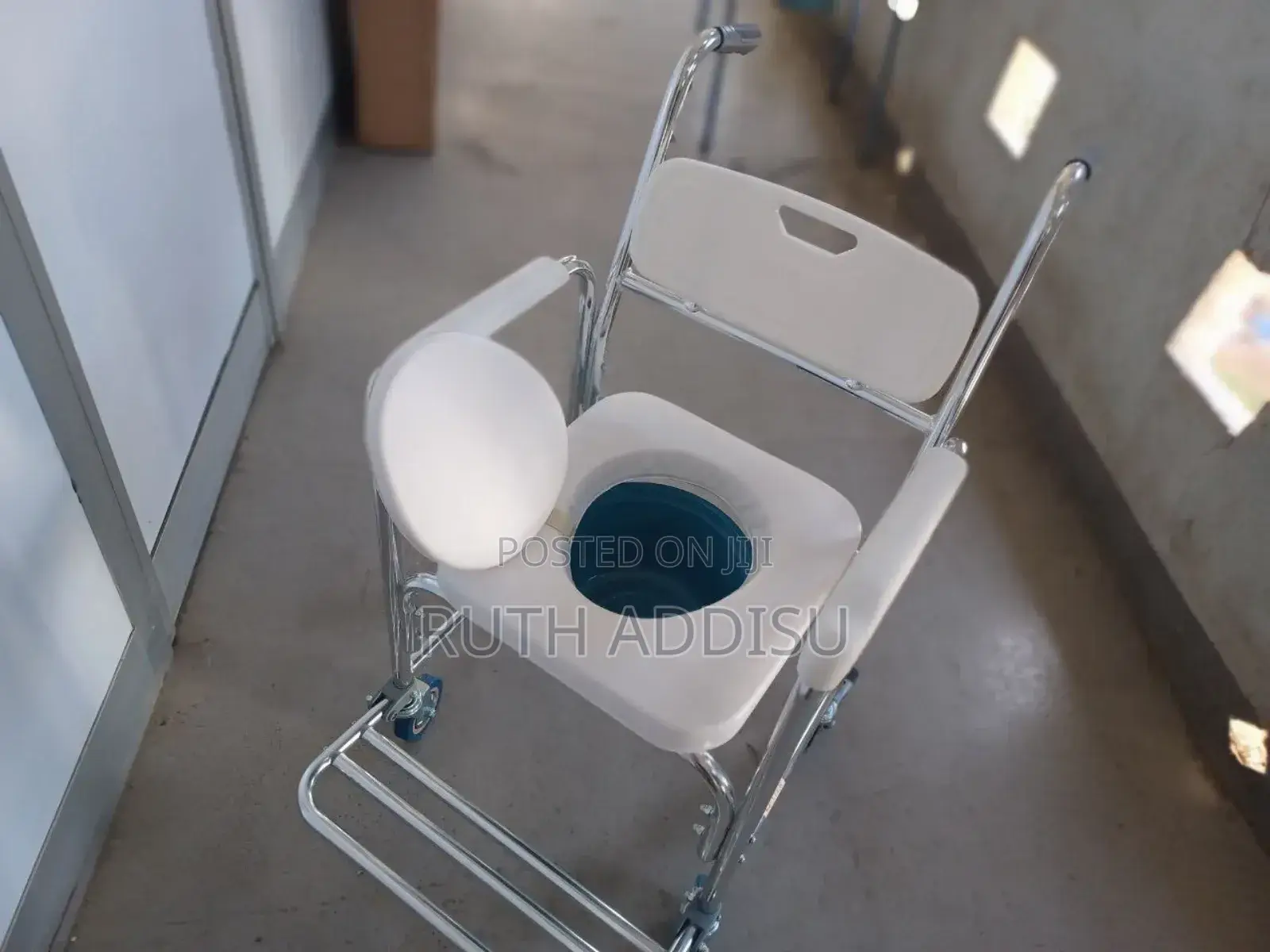 Four Wheel Commode Chair43commode Chair43commode Chair Popo