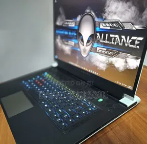 New Laptop Alienware M17x R2 16GB Intel Core I7 SSD 1T