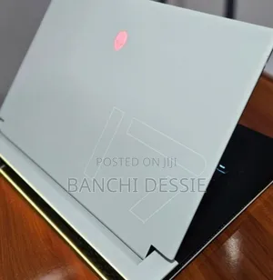 New Laptop Alienware M17x R2 16GB Intel Core I7 SSD 1T