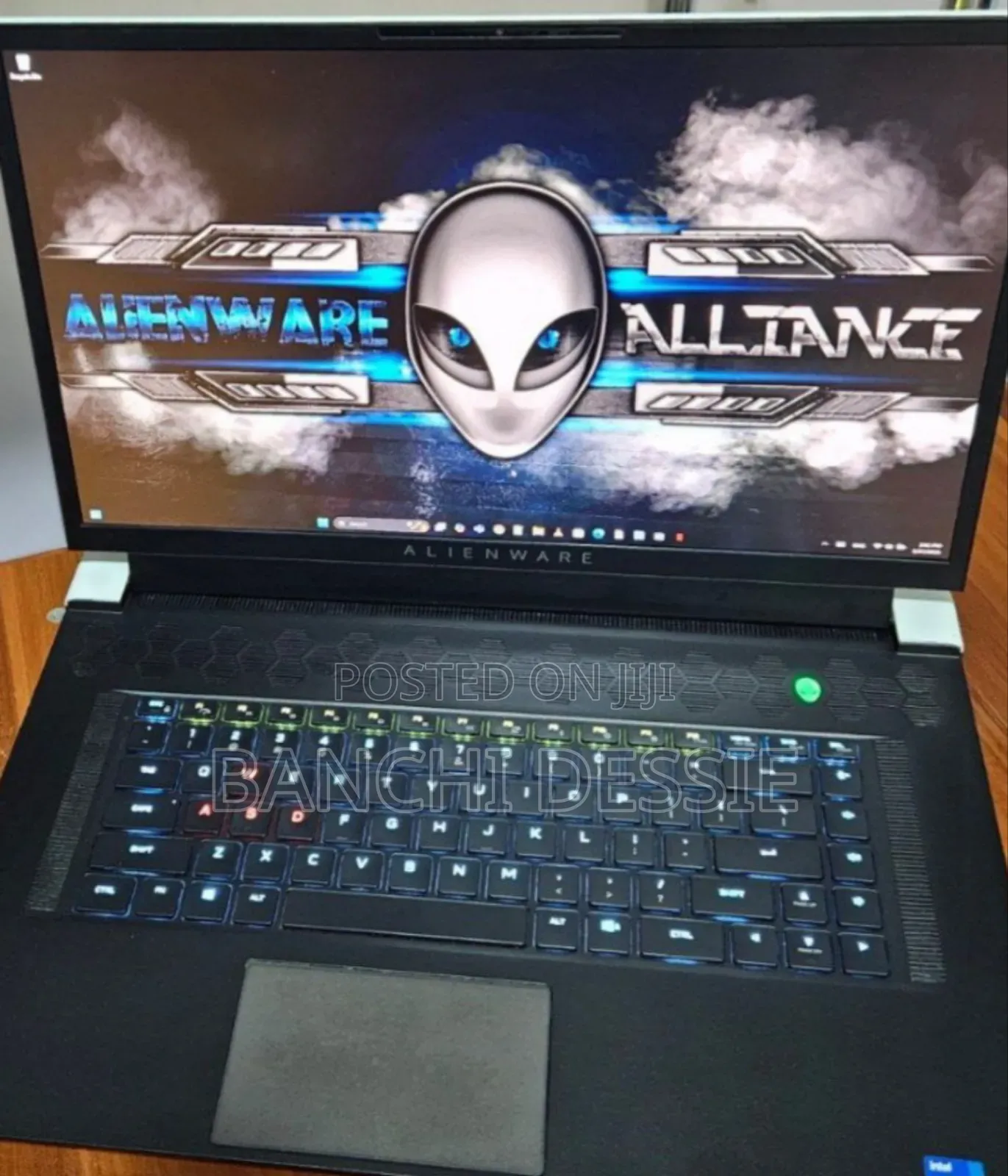 New Laptop Alienware M17x R2 16GB Intel Core I7 SSD 1T