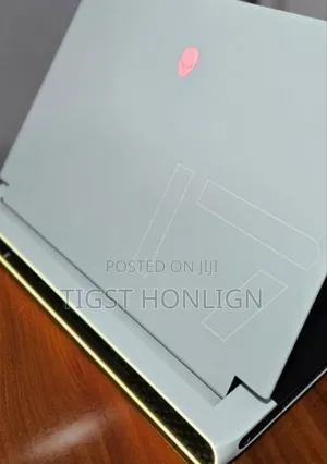 New Laptop Alienware M17x R2 16GB Intel Core I7 SSD 1T