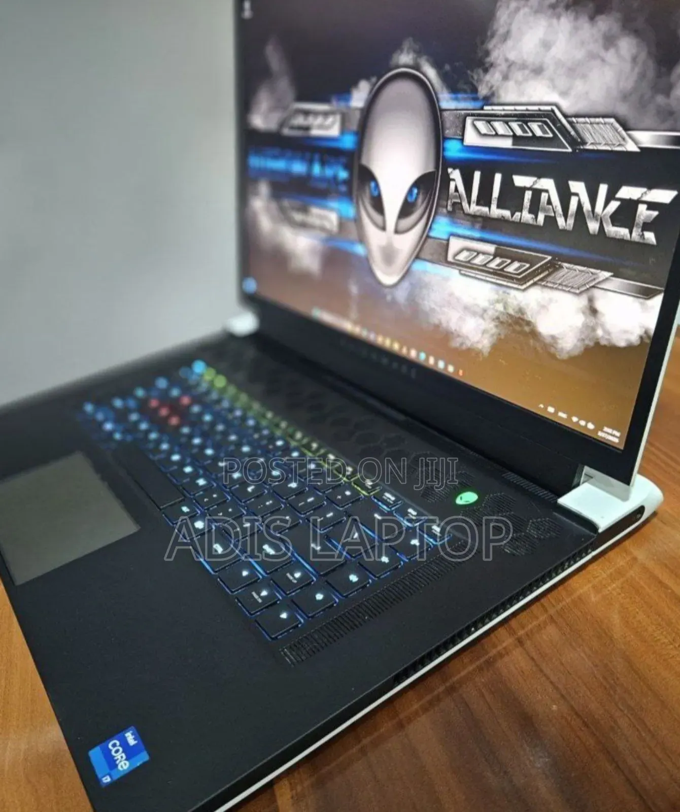 New Laptop Alienware M17x R2 16GB Intel Core I7 SSD 1T