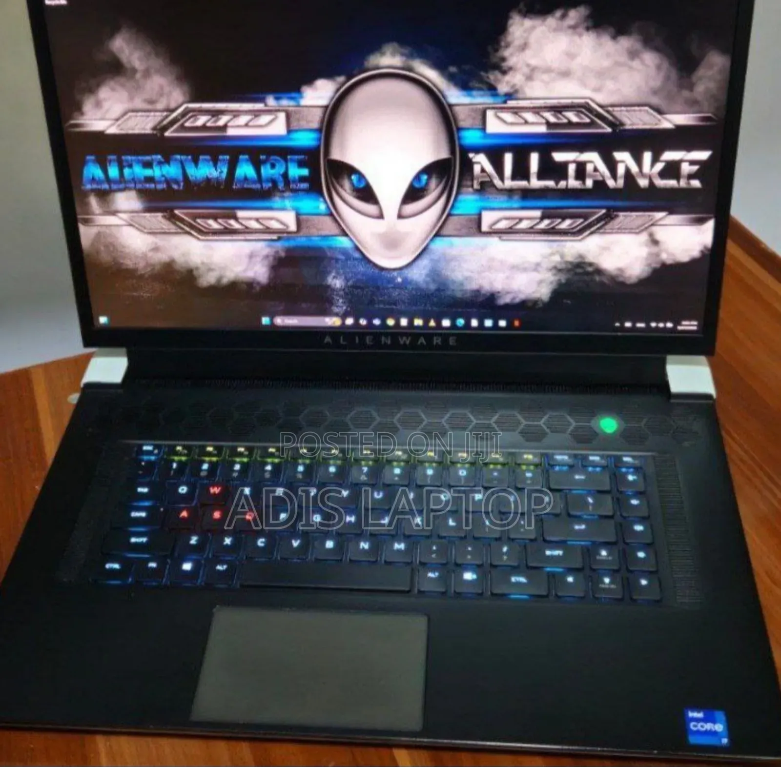 New Laptop Alienware M17x R2 16GB Intel Core I7 SSD 1T