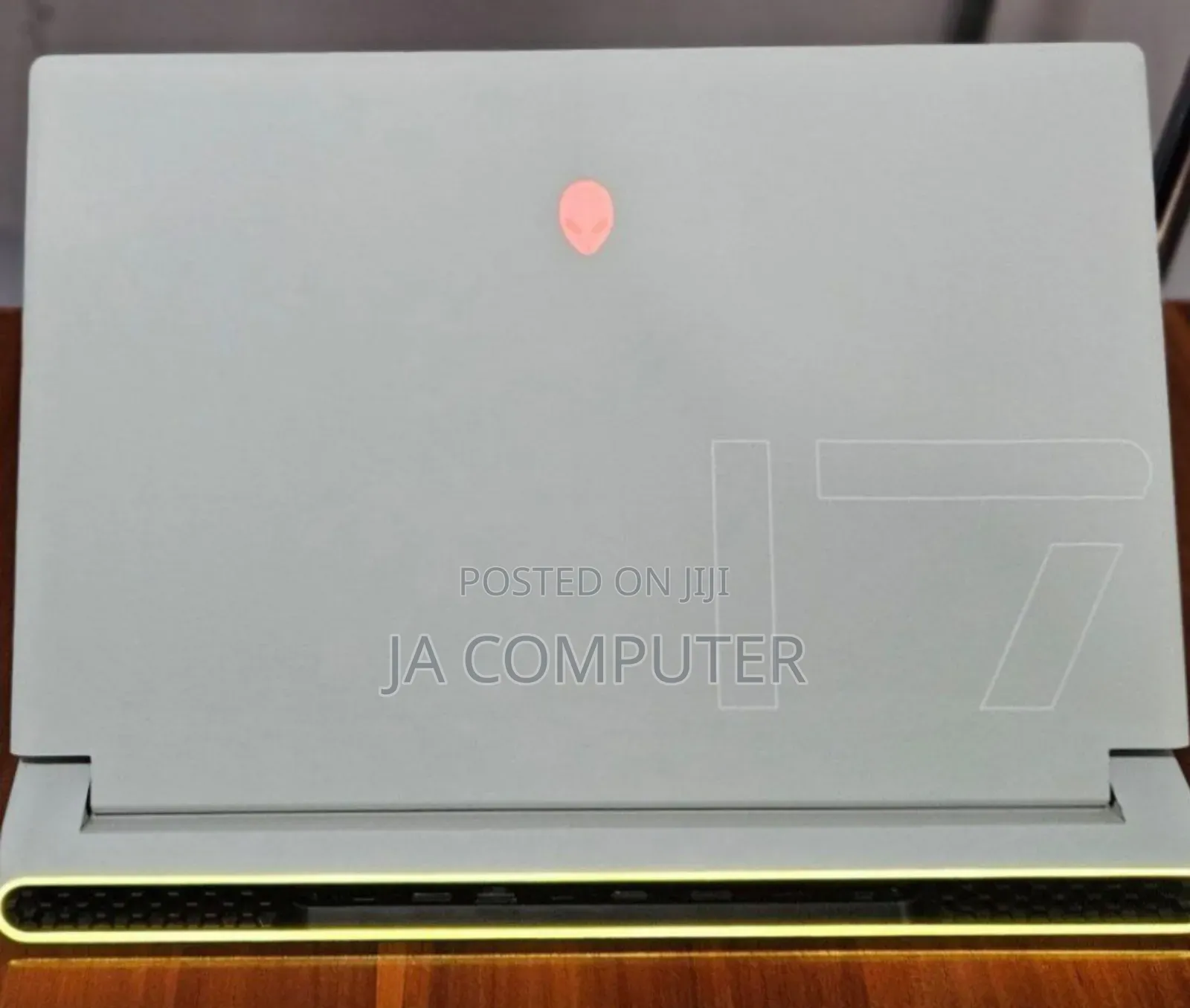 New Laptop Alienware M17x R2 16GB Intel Core I7 SSD 1T