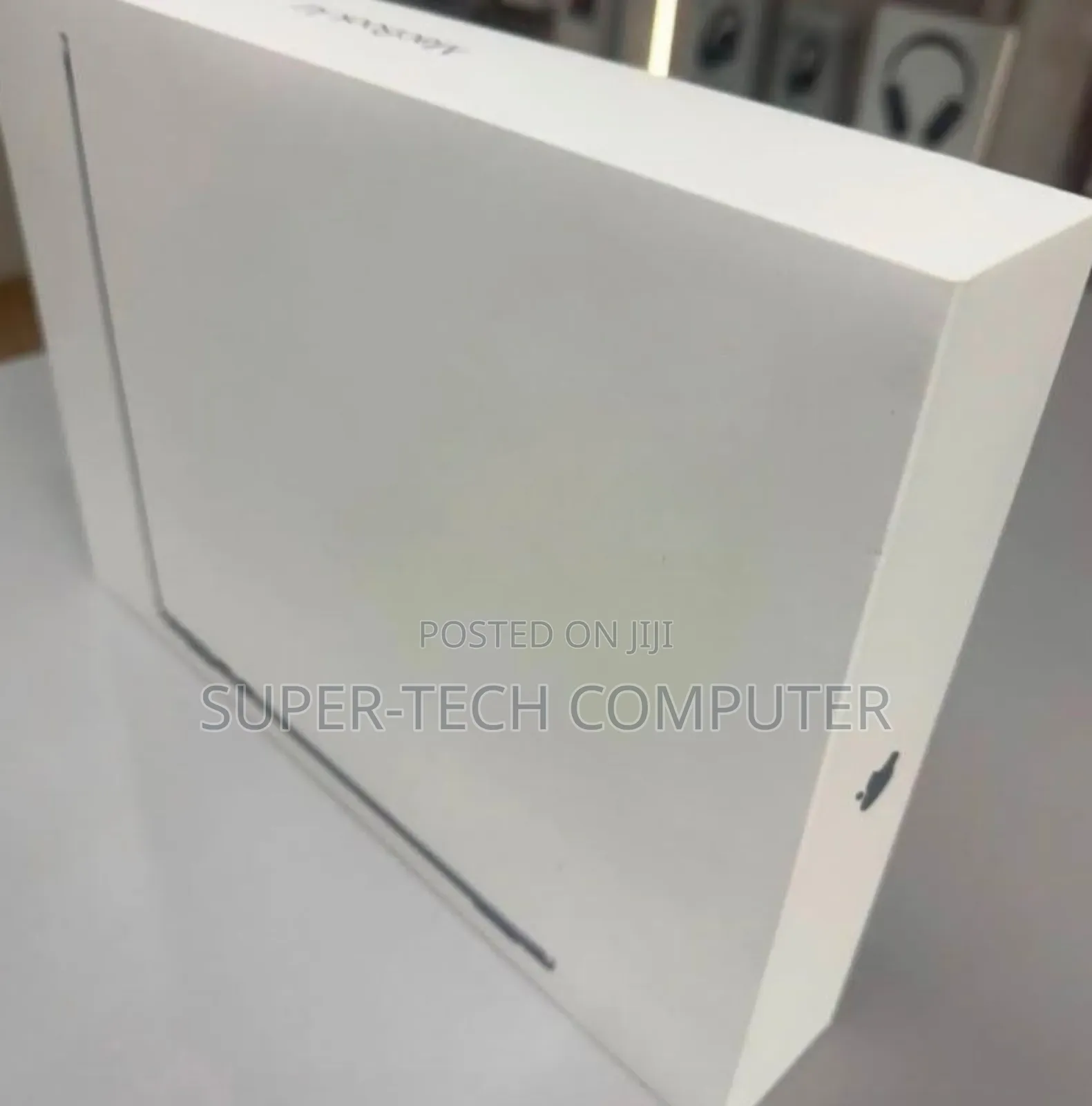 New Laptop Apple MacBook Air 2024 M3 13-Inch 16GB Apple M4 SSD 256GB