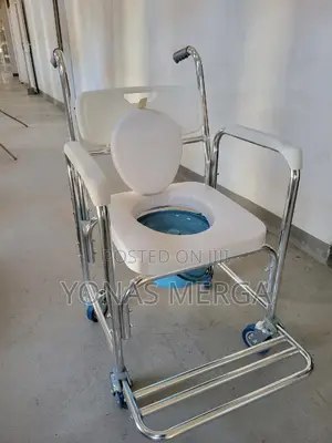 Photo - Multifunctional Chair Folding፵舔commode Chair歹፩baistsaeler
