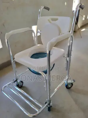 Photo - Toilet Chair፹跛commode熵፮move Freely in the Bathroom Bedroom