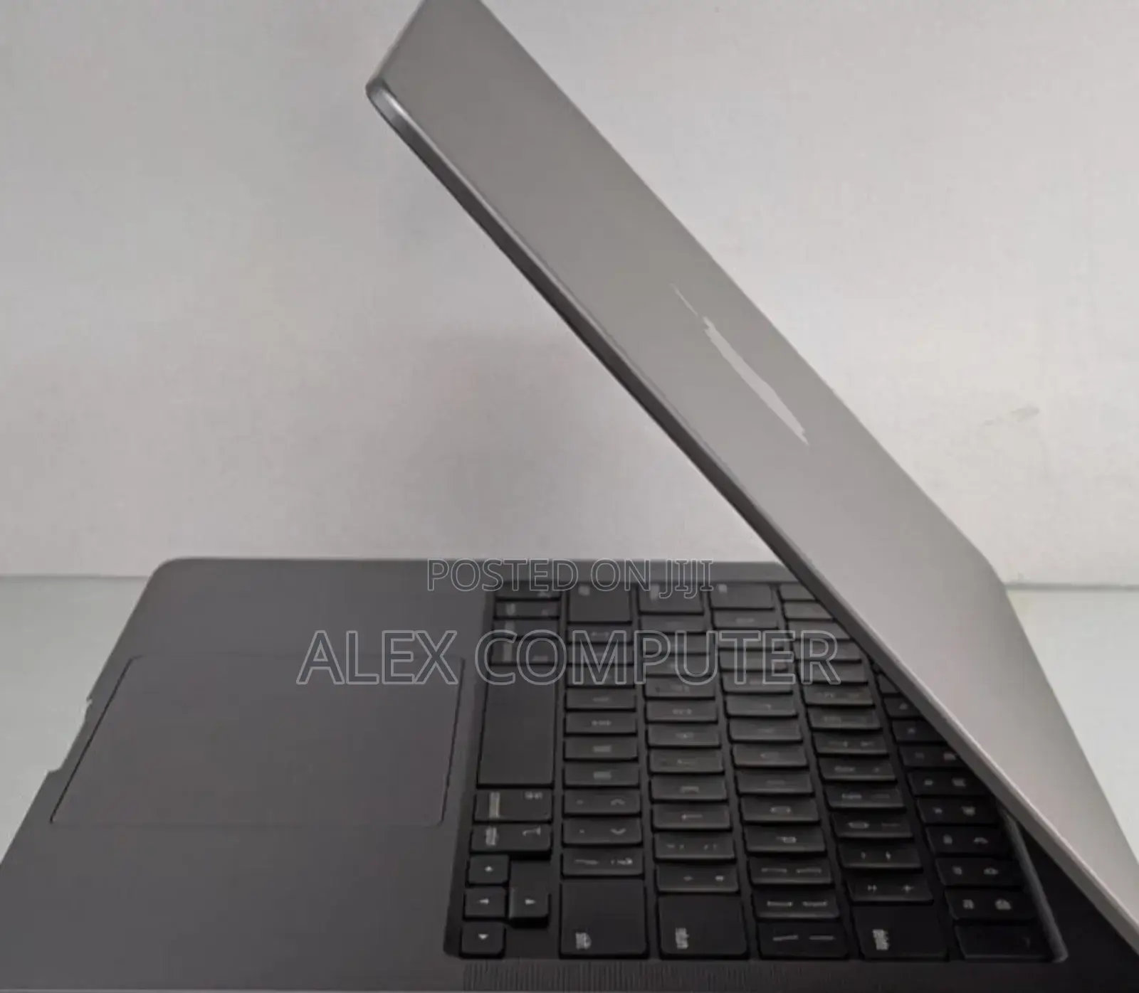 New Laptop Apple MacBook Pro 2020 M1 16GB Apple M1 Pro SSD 512GB