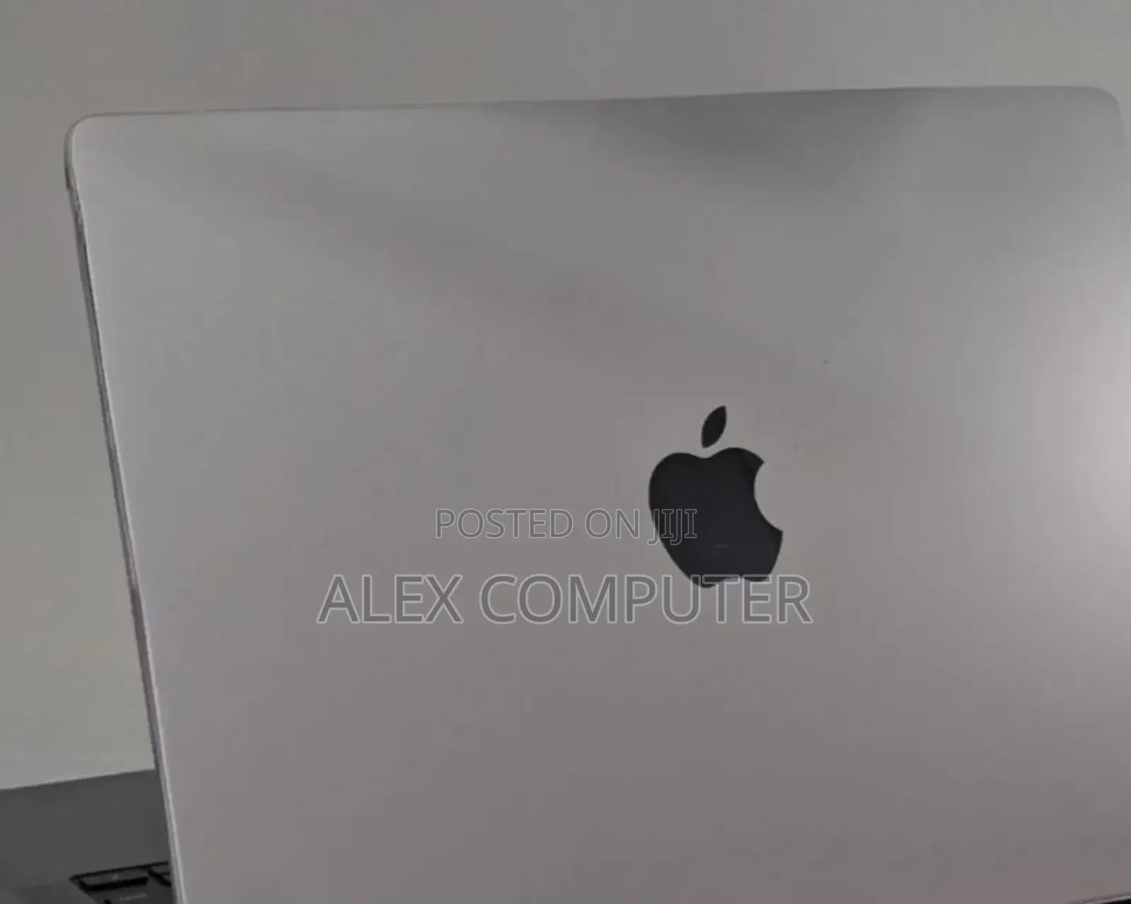 New Laptop Apple MacBook Pro 2020 M1 16GB Apple M1 Pro SSD 512GB