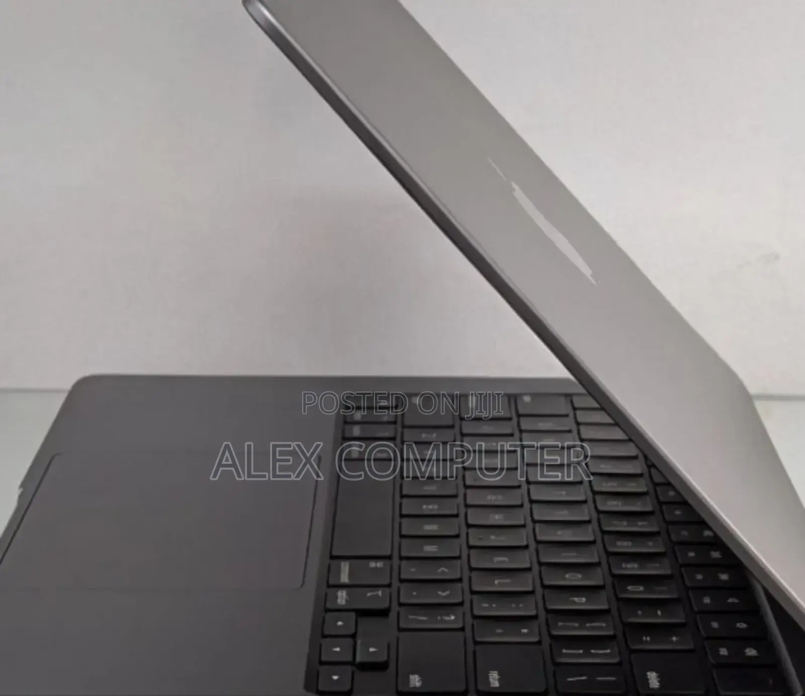 New Laptop Apple MacBook Pro 2020 M1 16GB Apple M1 Pro SSD 512GB