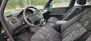 Mercedes-Benz E230 1997 Black
