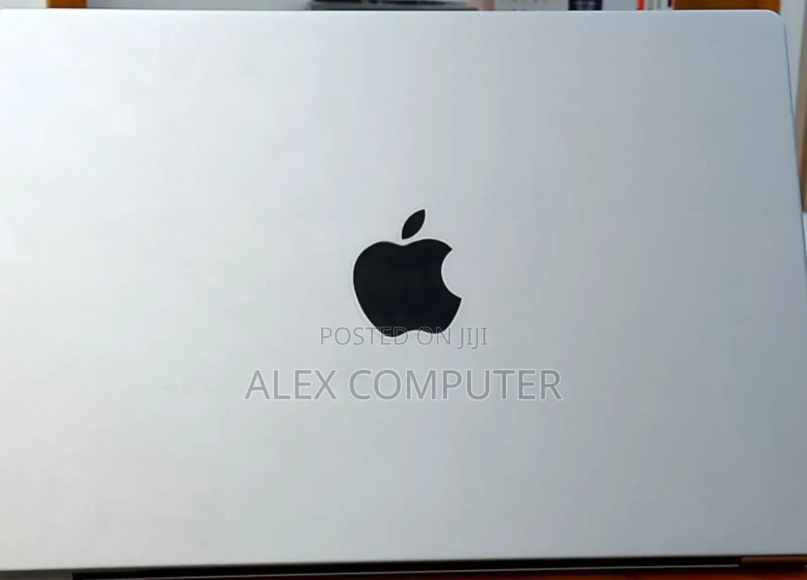 New Laptop Apple MacBook Pro M1 16GB Apple M1 Pro SSD 1T