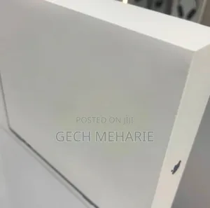 New Laptop Apple MacBook Air 2024 M3 13-Inch 16GB Apple M4 SSD 256GB