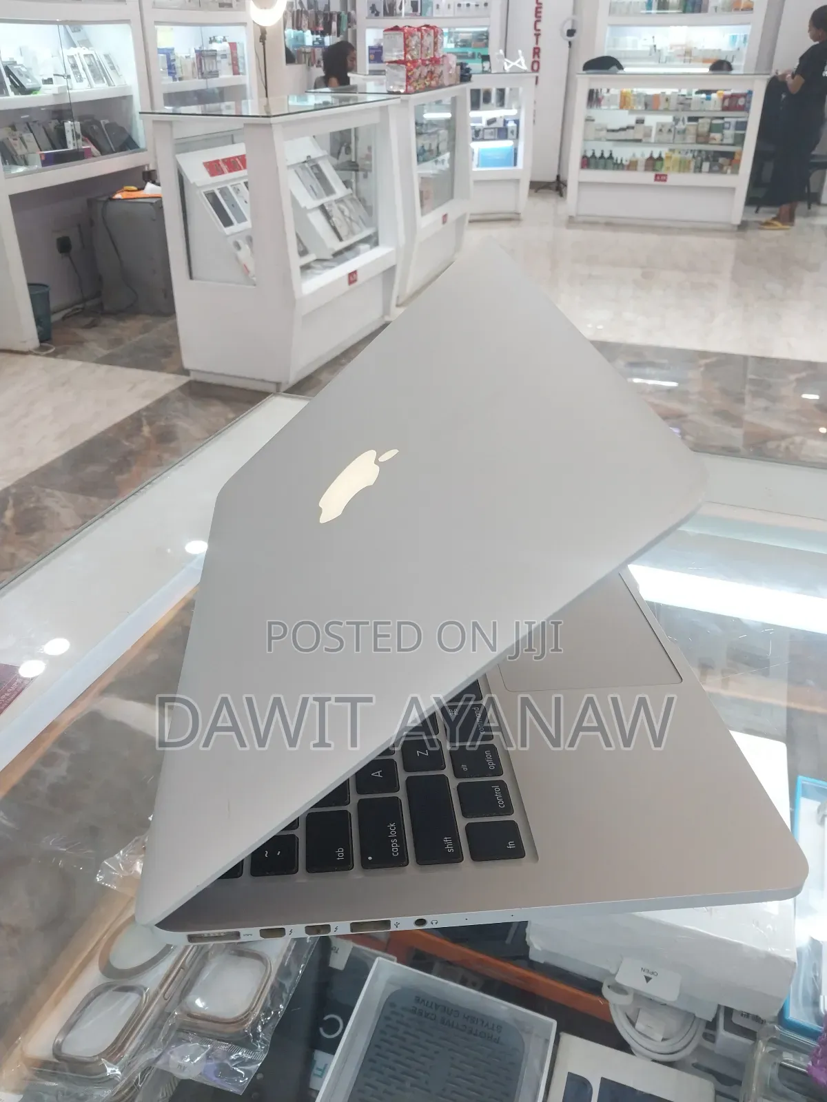 New Laptop Apple MacBook Pro 2015 16GB Intel Core I5 SSD 512GB