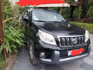 Photo - Toyota Land Cruiser 2012 Black