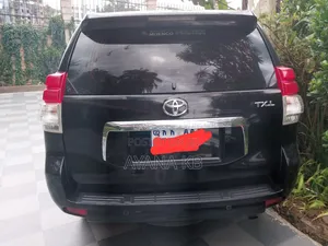 Toyota Land Cruiser 2012 Black