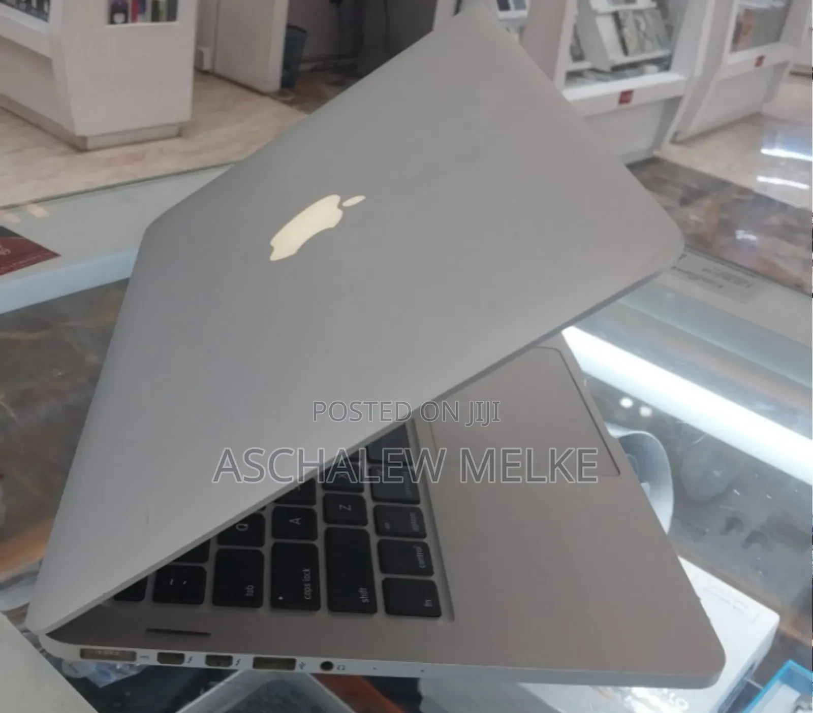 New Laptop Apple MacBook Pro 2015 16GB Intel Core I5 SSD 512GB