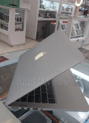 New Laptop Apple MacBook Pro 2015 16GB Intel Core I5 SSD 512GB