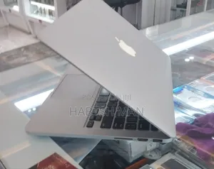 New Laptop Apple MacBook Pro 2015 16GB Intel Core I5 SSD 512GB