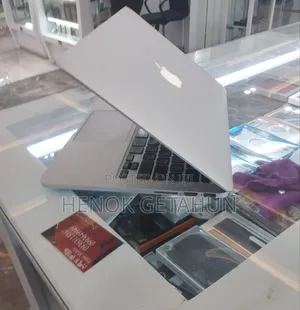 New Laptop Apple MacBook Pro 2015 16GB Intel Core I5 SSD 512GB