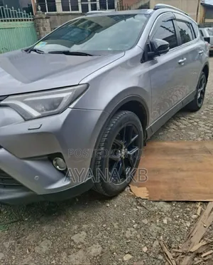 Photo - Toyota RAV4 2018 Gray