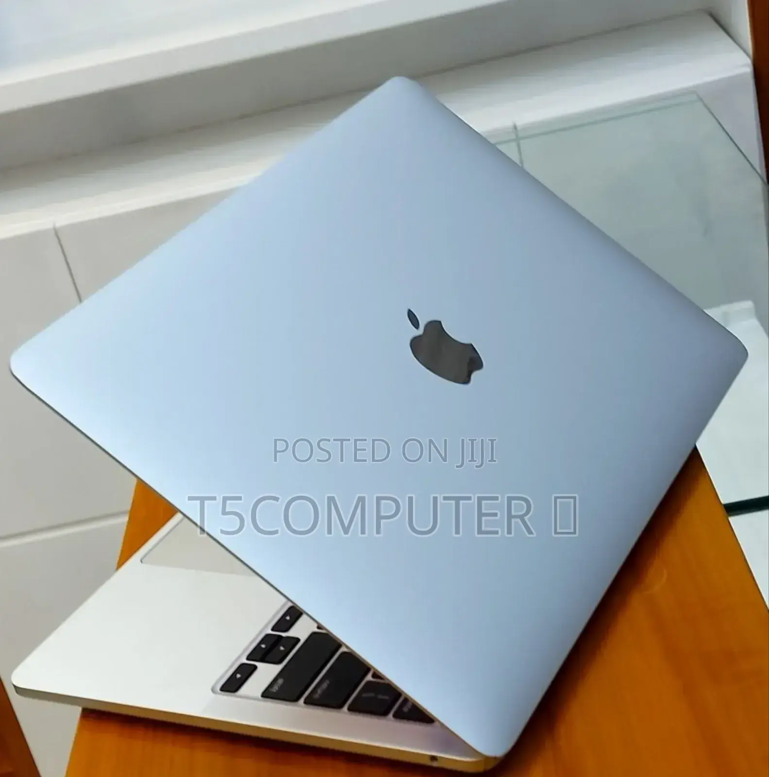 New Laptop Apple MacBook Pro M1 8GB Apple M1 Pro SSD 512GB