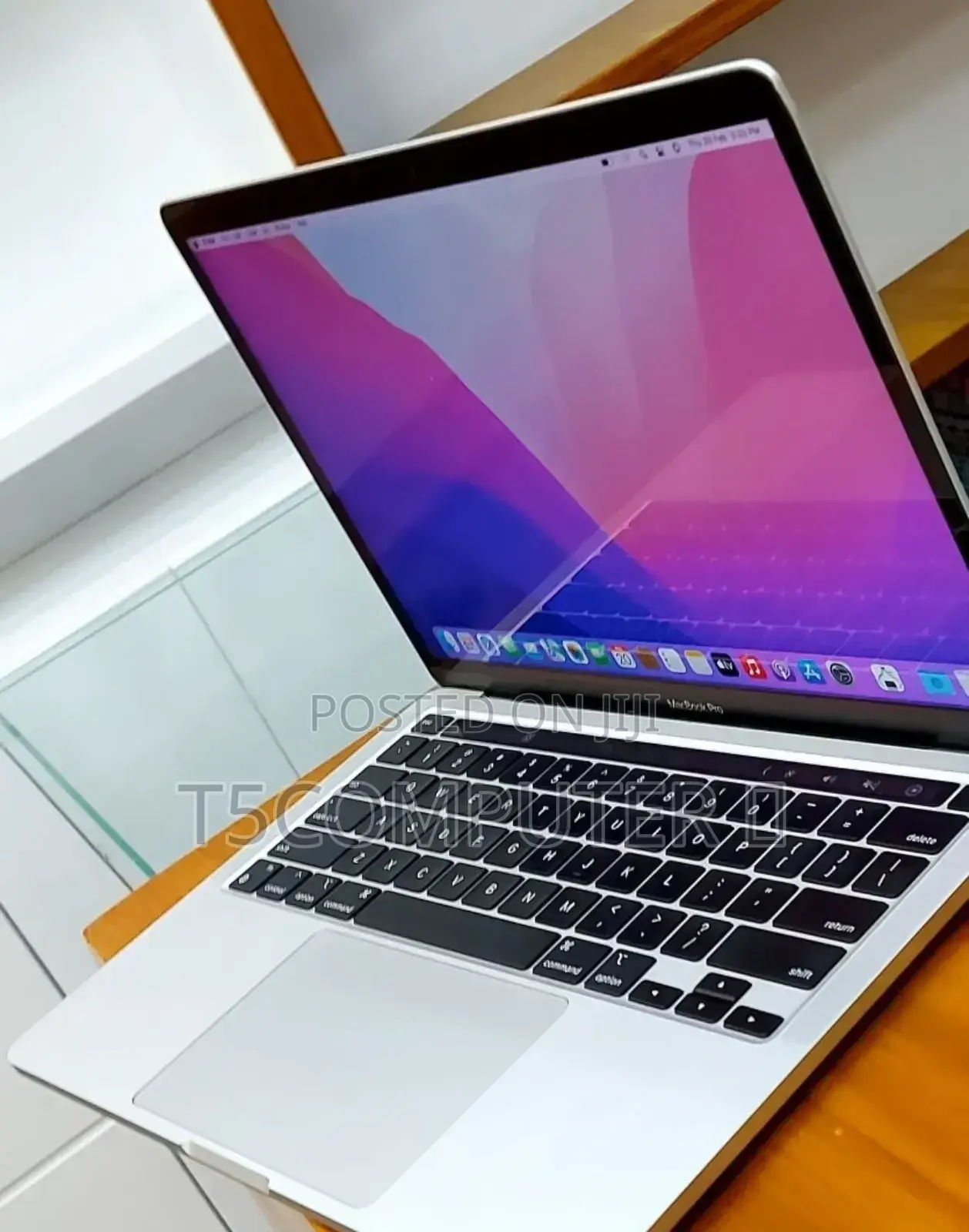 New Laptop Apple MacBook Pro M1 8GB Apple M1 Pro SSD 512GB