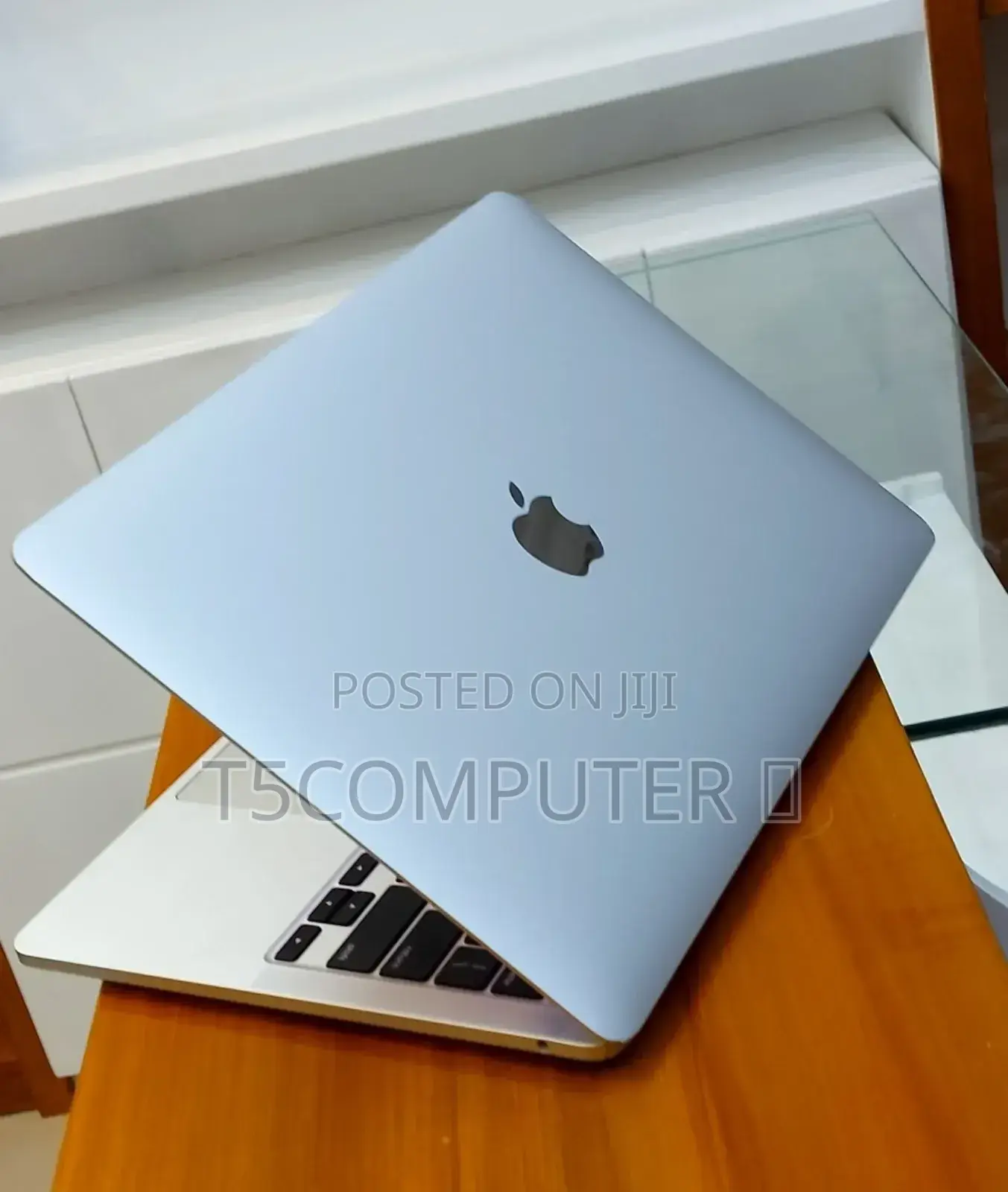 New Laptop Apple MacBook Pro M1 8GB Apple M1 Pro SSD 512GB