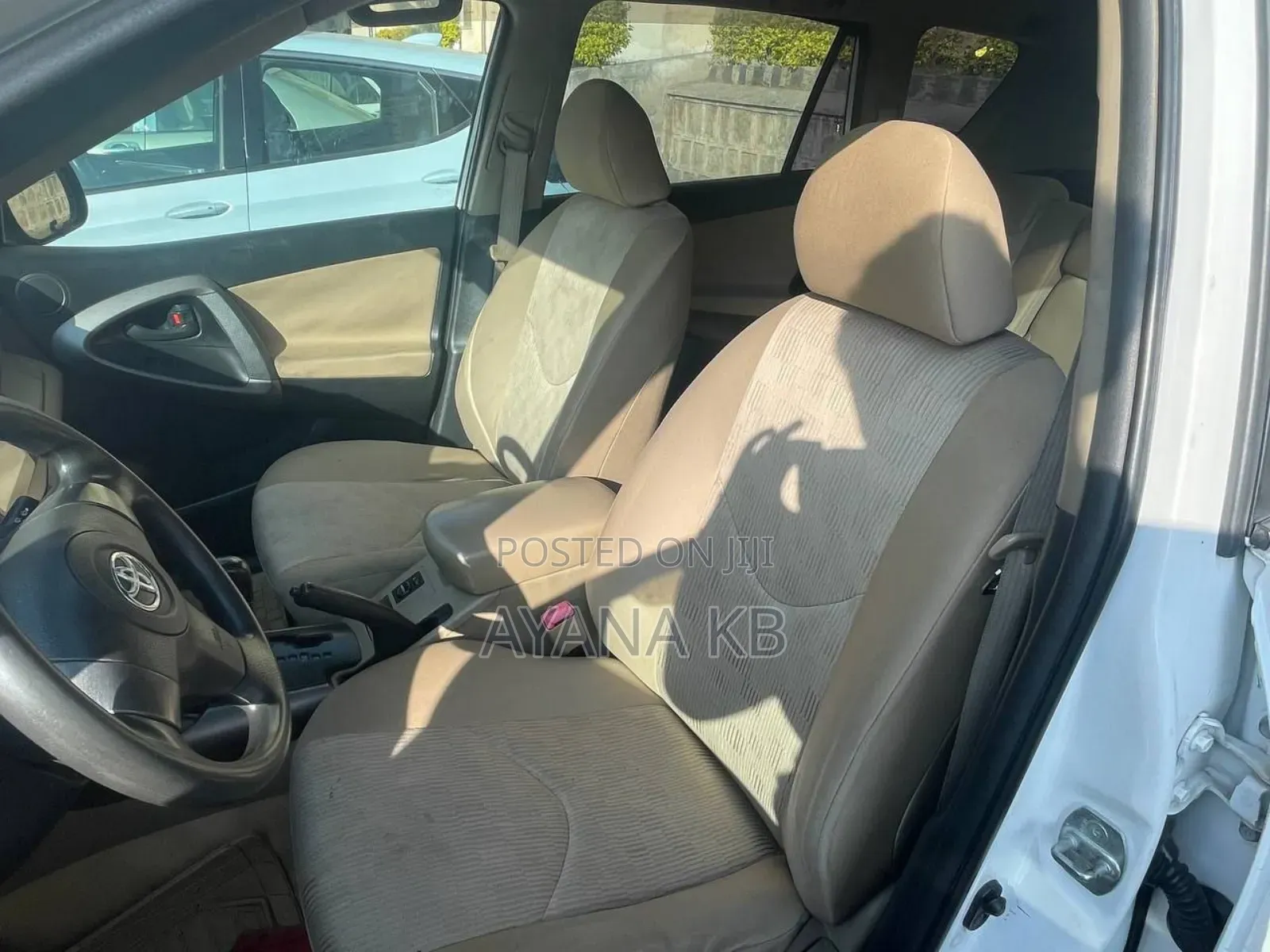 Toyota RAV4 2011 White