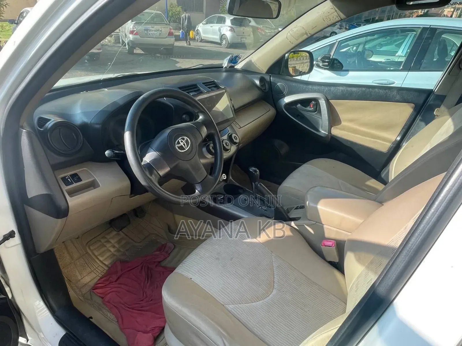 Toyota RAV4 2011 White