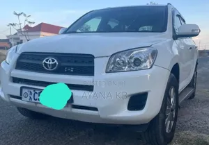 Toyota RAV4 2011 White