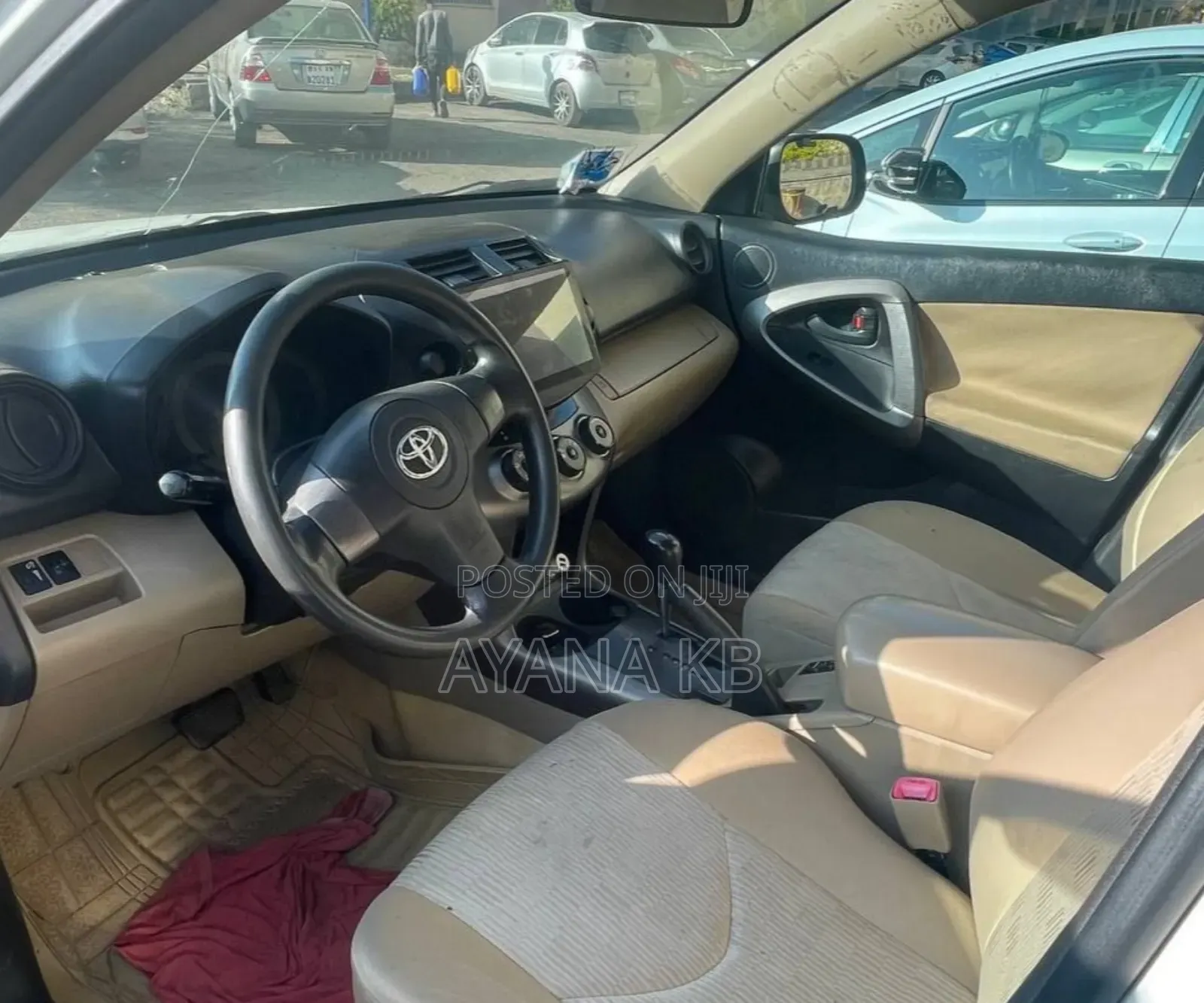 Toyota RAV4 2011 White