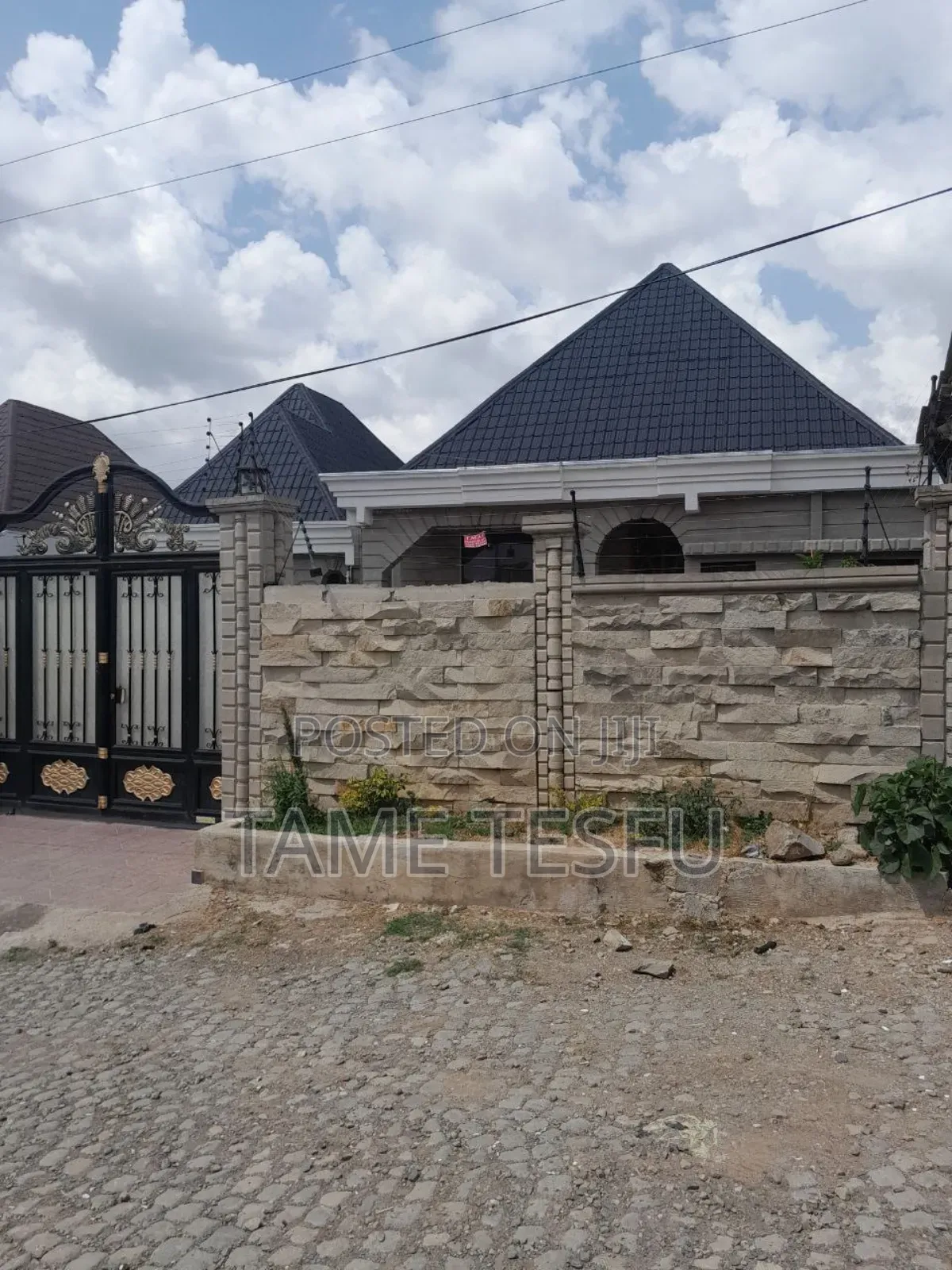 4bdrm Villa in Jakiros, Bole for sale
