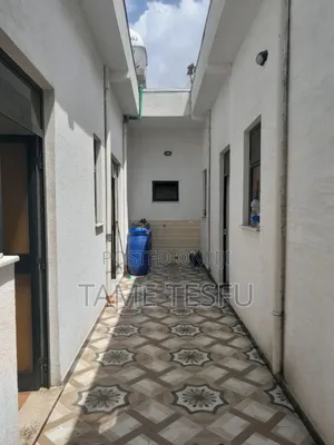 4bdrm Villa in Jakiros, Bole for sale