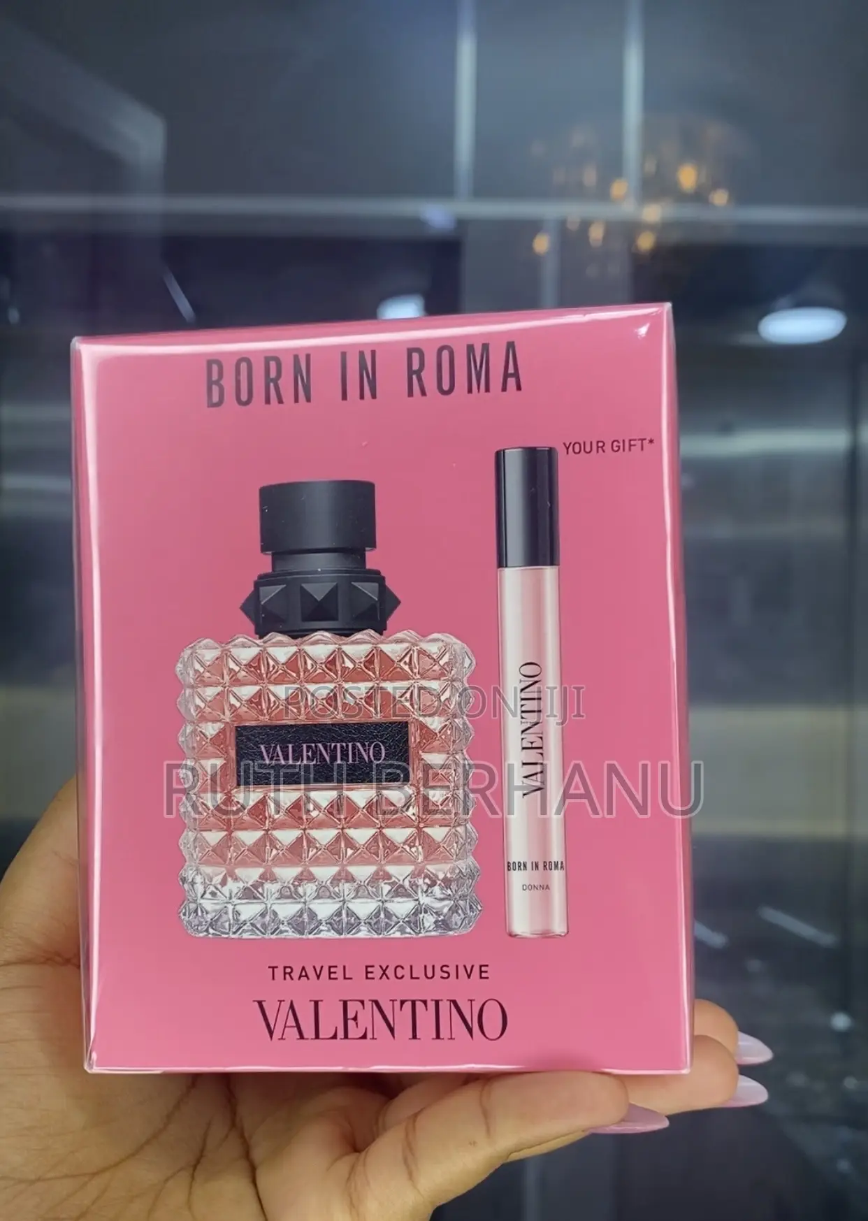 Valentino Donna Born in Roma